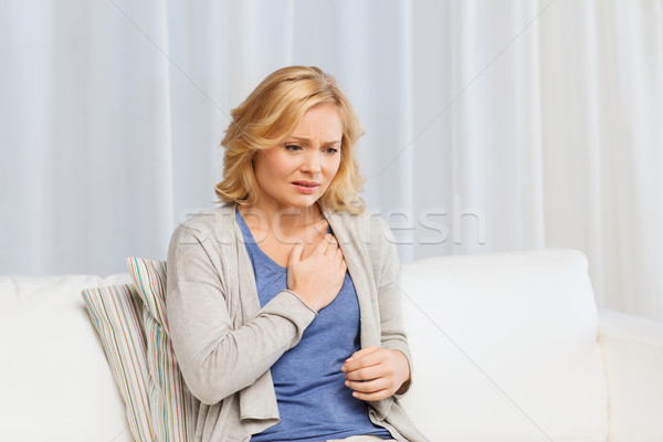 Unglücklich Frau Leiden Herzschmerz home Menschen Stock foto © dolgachov