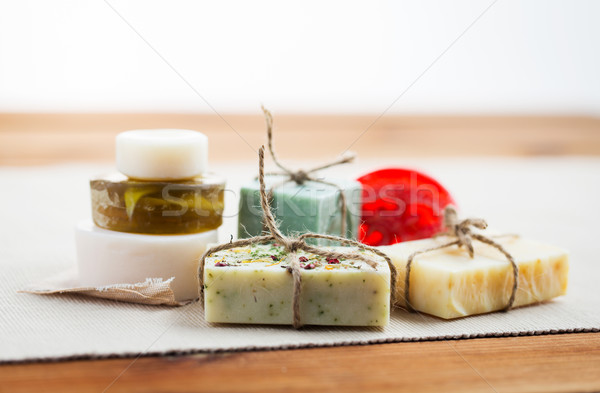 Wykonany ręcznie mydło bary drewna Zdjęcia stock © dolgachov