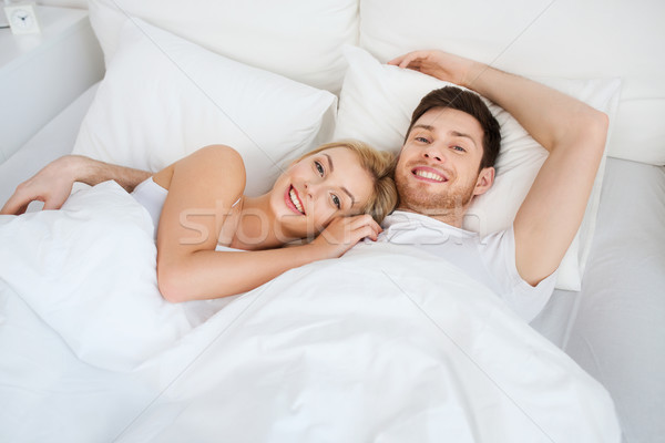 [[stock_photo]]: Heureux · couple · lit · maison · personnes · amour