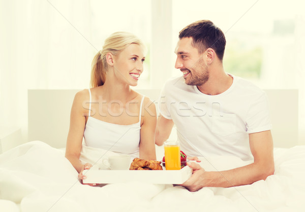Stock fotó: Boldog · pár · reggeli · ágy · otthon · emberek