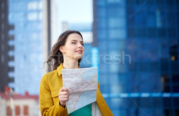 Szczęśliwy młoda kobieta Pokaż miasta podróży Zdjęcia stock © dolgachov