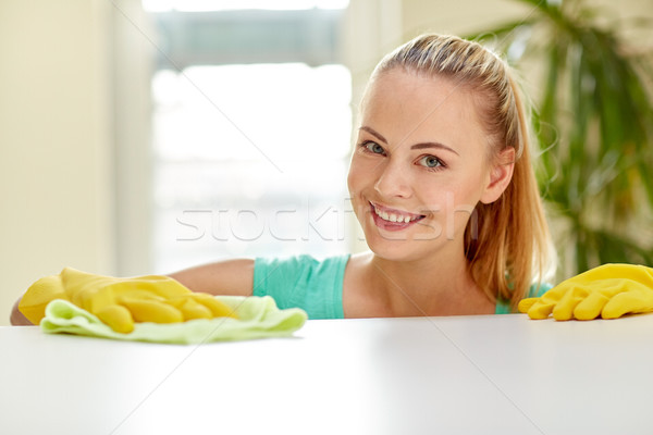 幸せ 女性 洗浄 表 ホーム 人 ストックフォト © dolgachov