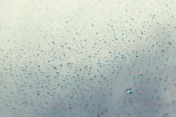 Umed maşină sticlă ploios Imagine de stoc © dolgachov