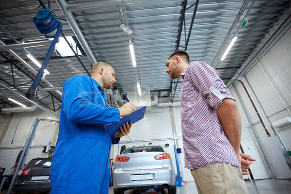 Automechaniker Zwischenablage Mann Auto Laden auto Stock foto © dolgachov