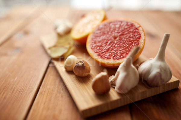 Fokhagyma grapefruit fa deszka hagyományos gyógyszer főzés Stock fotó © dolgachov