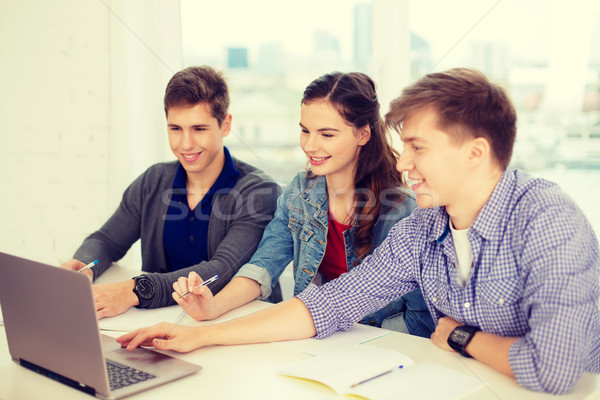 Foto d'archivio: Tre · sorridere · studenti · laptop · istruzione