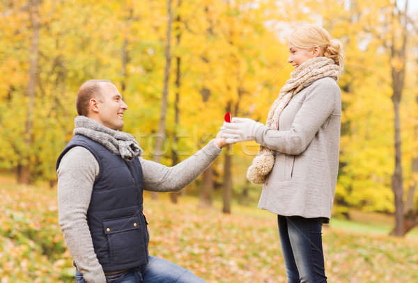 微笑 情侶 訂婚戒指 禮品盒 愛 家庭 商業照片 © dolgachov