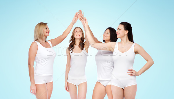 Stockfoto: Groep · gelukkig · verschillend · vrouwen · high · five