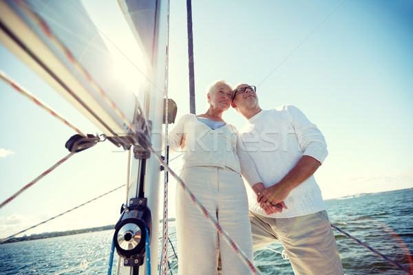 Starszy para żagiel łodzi jacht morza Zdjęcia stock © dolgachov
