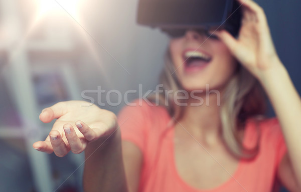 Gelukkig vrouw virtueel realiteit hoofdtelefoon bril Stockfoto © dolgachov