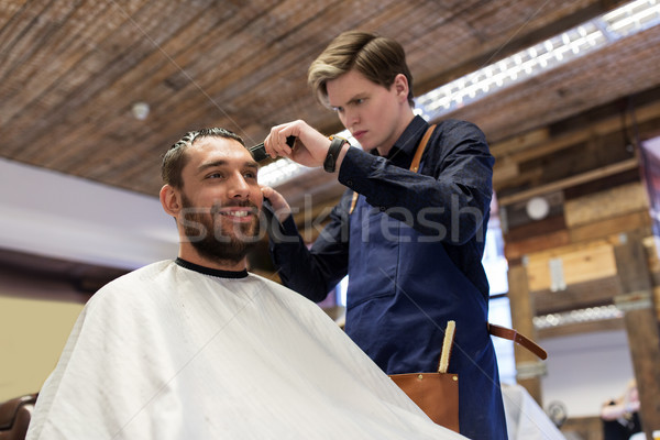 Foto stock: Hombre · barbero · peluquería · peinado