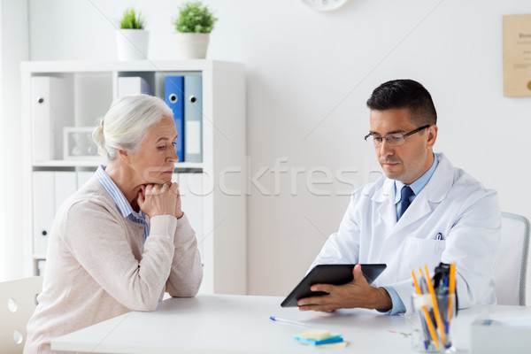 Foto stock: Senior · mulher · médico · hospital · medicina