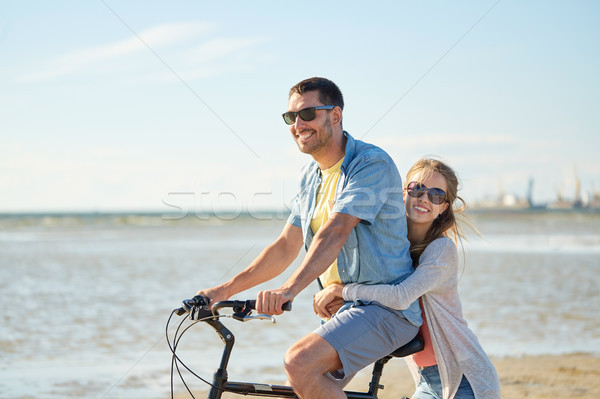 Stockfoto: Gelukkig · paardrijden · fiets · strand · mensen