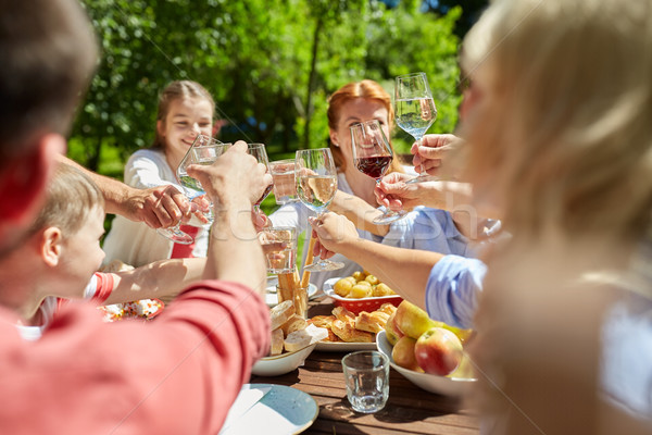 Glückliche Familie Abendessen Sommer Garten-Party Freizeit Feiertage Stock foto © dolgachov