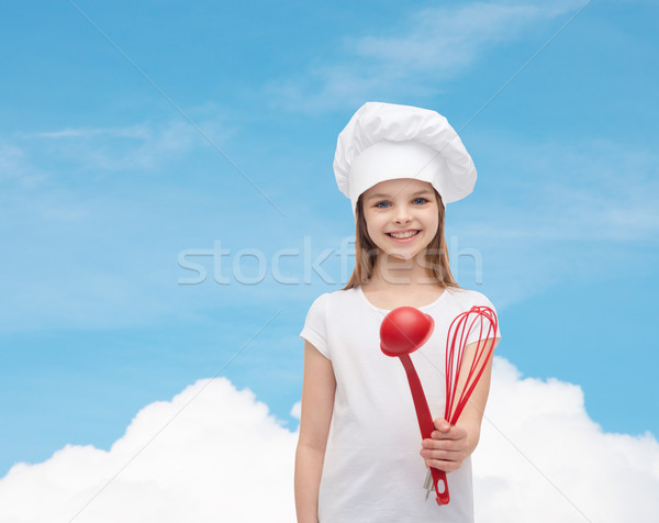 Sonriendo nina cocinar sombrero cucharón batidor Foto stock © dolgachov