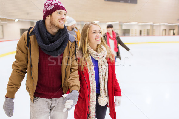 Szczęśliwy znajomych skating ludzi przyjaźni Zdjęcia stock © dolgachov