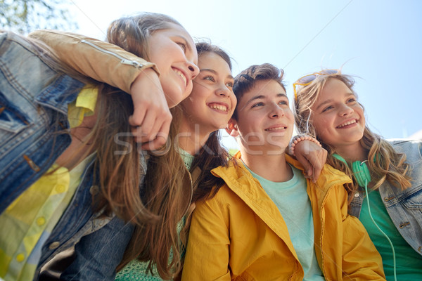 Foto d'archivio: Felice · adolescente · studenti · amici · esterna · amicizia