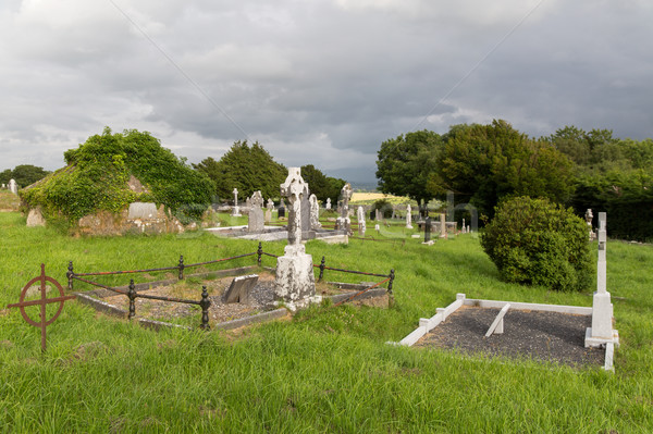 Oude celtic begraafplaats kerkhof Ierland oude Stockfoto © dolgachov