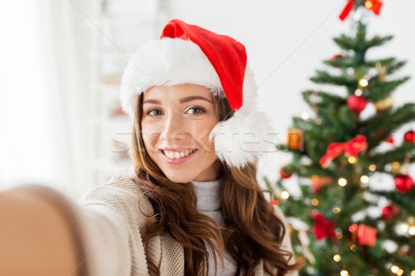 Glücklich Frau hat Weihnachtsbaum Feiertage Stock foto © dolgachov