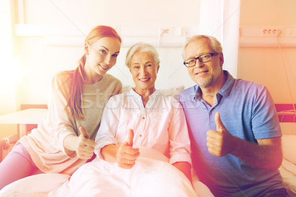 Glückliche Familie Senior Frau Krankenhaus Medizin Familie Stock foto © dolgachov