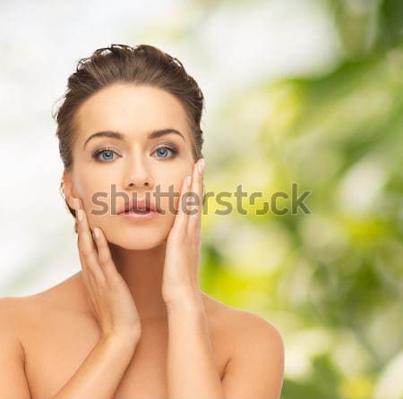 Piękna kobieta zdrowia piękna twarz ręce kobieta Zdjęcia stock © dolgachov
