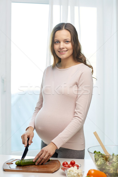 [[stock_photo]]: Heureux · femme · enceinte · maison · grossesse · cuisson