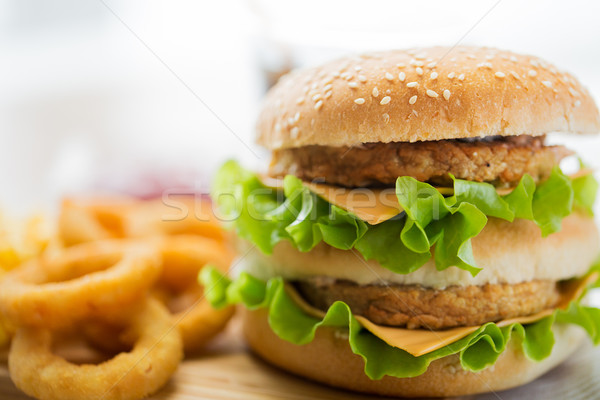 Foto d'archivio: Hamburger · cheeseburger · tavola · fast · food · mangiare · sano