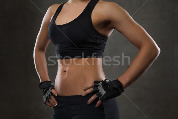Foto stock: Mulher · jovem · corpo · ginásio · esportes · fitness