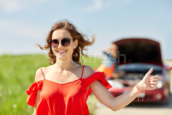 Kadın kırık araba yol yolculuk taşıma Stok fotoğraf © dolgachov