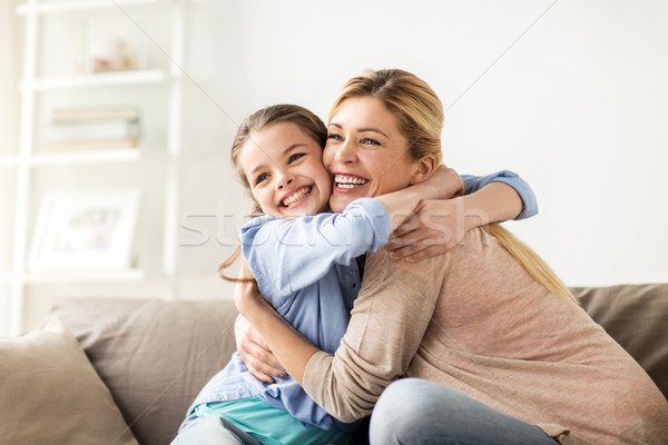 Foto stock: Feliz · sorridente · família · sofá · casa