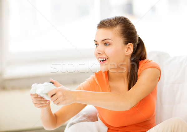Femeie joystick joc jocuri video imagine fericit Imagine de stoc © dolgachov