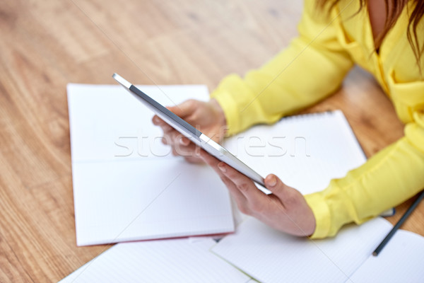 Foto stock: Feminino · mãos · educação · escolas