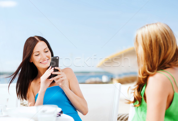 Foto stock: Meninas · foto · café · praia · verão