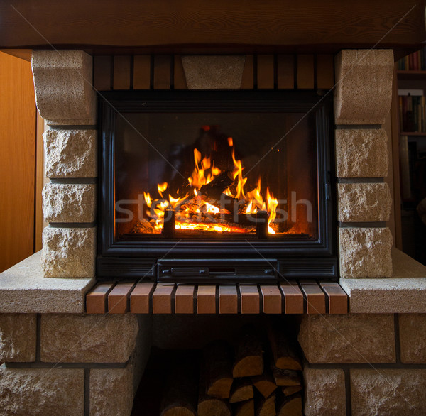 Palenie ognisko domu ogrzewania ciepło Zdjęcia stock © dolgachov