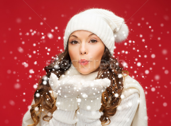 [[stock_photo]]: Heureux · femme · hiver · vêtements · palmiers