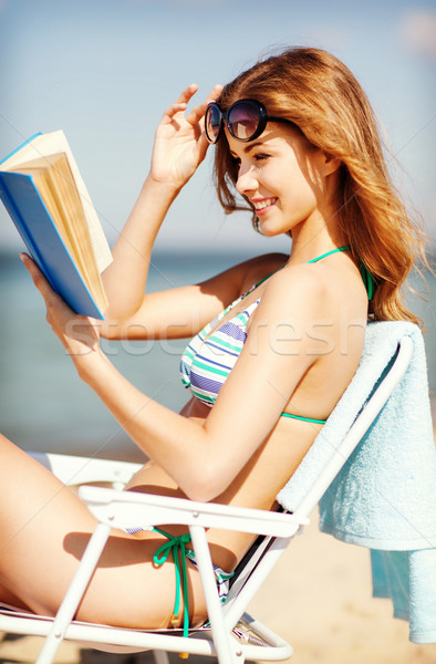 Menina leitura livro verão férias Foto stock © dolgachov