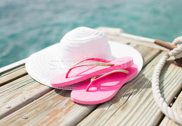 Stok fotoğraf: şapka · terlik · sahil · plaj · yaz