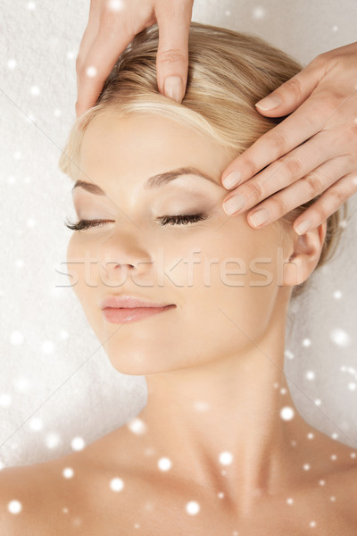 Piękna kobieta twarz głowie masażu piękna zdrowia Zdjęcia stock © dolgachov