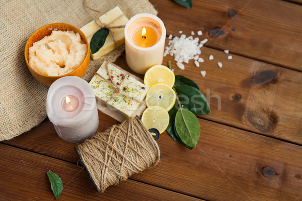 Naturale sapone candele legno Foto d'archivio © dolgachov