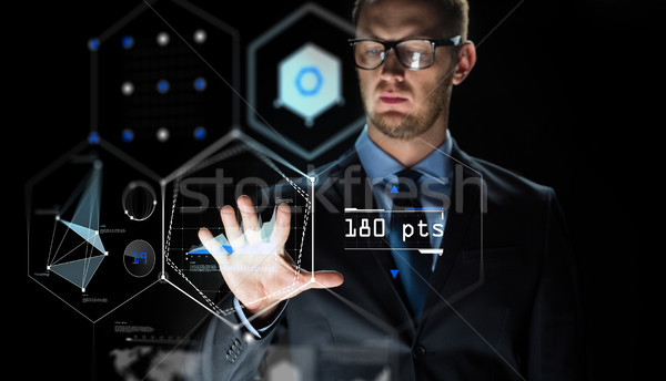 Foto stock: Empresário · tocante · virtual · tela · projeção · pessoas · de · negócios