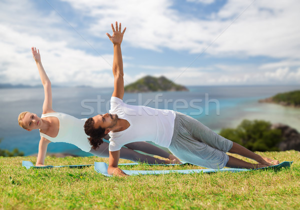 çift yoga egzersiz açık havada uygunluk spor Stok fotoğraf © dolgachov