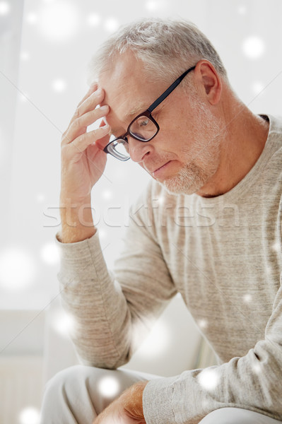 Senior homem sofrimento dor de cabeça casa estresse Foto stock © dolgachov