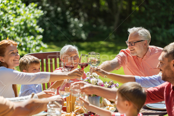 Stok fotoğraf: Mutlu · aile · akşam · yemeği · yaz · garden · parti · boş · tatil