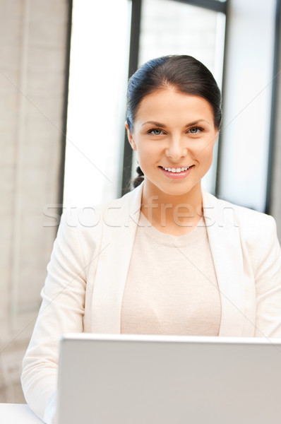 Stockfoto: Gelukkig · vrouw · laptop · computer · foto · business · kantoor