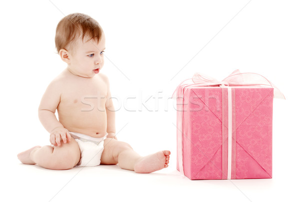 Foto stock: Bebé · nino · pañal · grande · caja · de · regalo · Foto