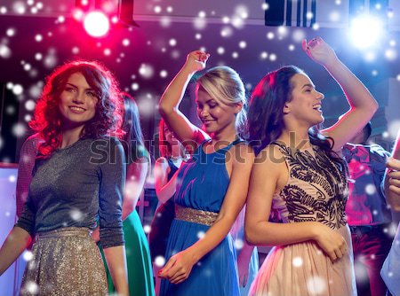 Stockfoto: Drie · glimlachend · vrouwen · dansen · zingen · karaoke