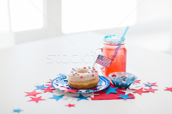 油炸圈餅 果汁 糖果 天 美國人 慶典 商業照片 © dolgachov