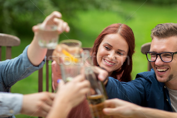 Fericit prietenii ochelari vară grădină timp liber Imagine de stoc © dolgachov