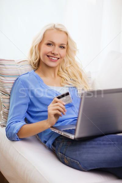 улыбающаяся женщина портативного компьютера кредитных карт банковской технологий Сток-фото © dolgachov