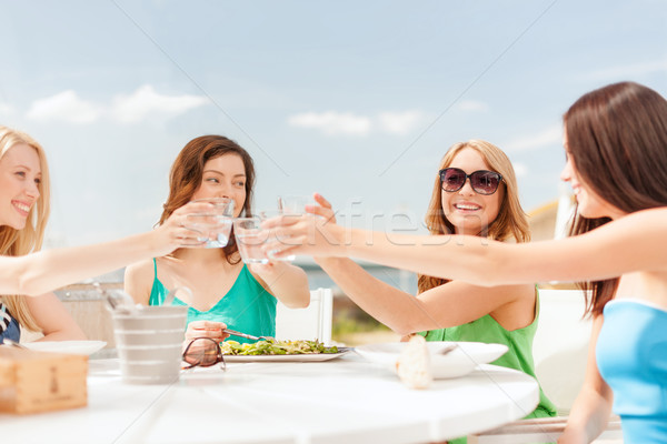 Foto stock: Sonriendo · ninas · mirando · Servicio · verano